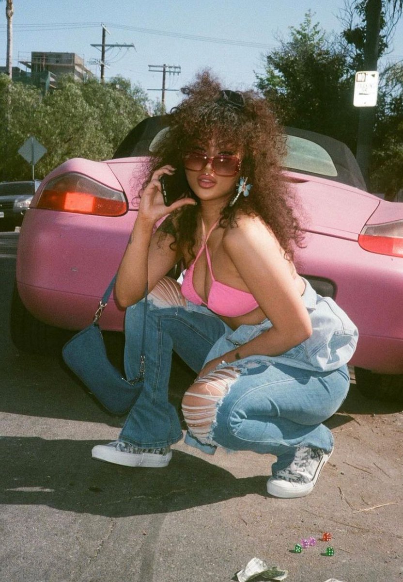 Earlier this month <a href="/ETCanada/">Ettiene Riche</a> published an article listing Asian-Canadian artists to watch👀

To see the full list, go to our IG @themom3ntnet 🔥 Tag more Asian-Canadian artists! ✨

Visit @etcanada website to read the full article. 

#THEMOM3NT #AsianHeritageMonth