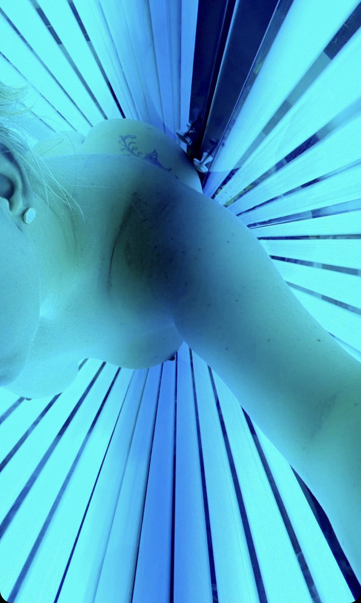 FlaTattooedCpl's tweet photo. Post gym tanning session 🥵🔥

#CUMPLAYWITHUS
#REALFLSWINGERS
#VIXENSTAG
#FLMILF
#FLHOTWIFE https://t.co/KLfm8PvtFO