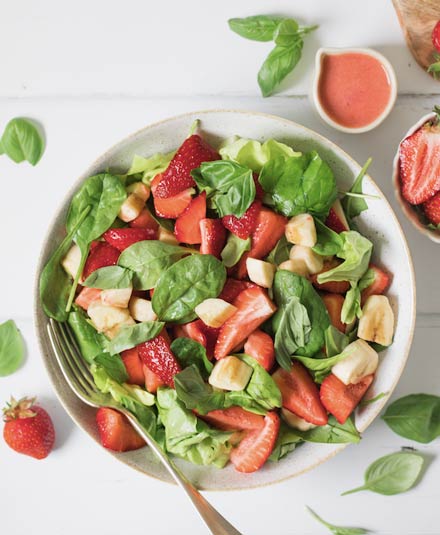 This fruit-focused salad is fresh, bright, & packed with flavor thanks to the herbs, fruit, & 2 different dressing options. Each dressing has its own unique taste & appeal, so try them both & pick your favorite, or alternate! 

Recipe: medicalmedium.com/blog/strawberr…