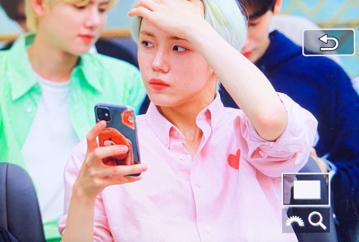 𝑺𝑵𝑶𝑾𝑭𝑳𝑨𝑲𝑬. tweet media