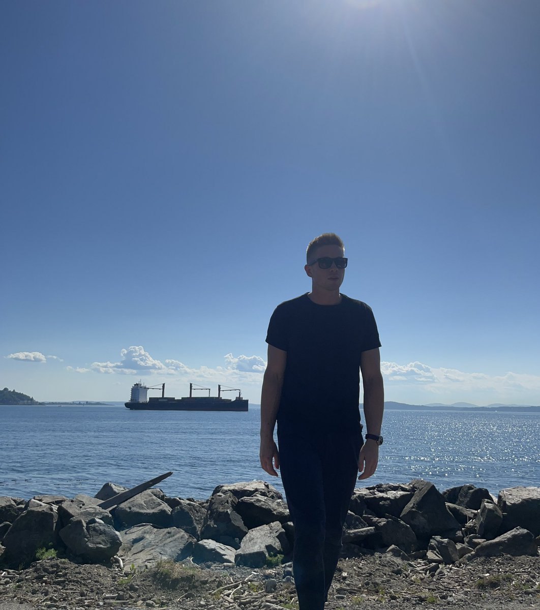 callmejonnson's tweet photo. Stuff from US travels so far
1. Heather Lake, WA
2. Seattle somewhere
3. Bouldering in Central Park
4. First ever one arm pull ups, nice that it happened while I was traveling, I was feeling like I couldn’t fit enough training in https://t.co/RhVSxbD81Y