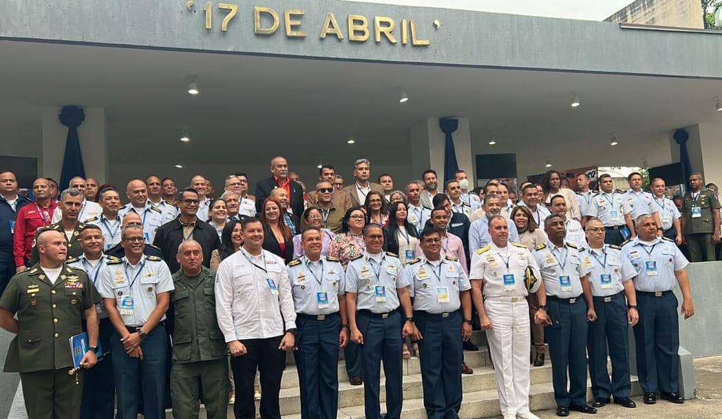 IAIM_VE's tweet photo. #InfoIAIM || El 1er. Congreso del Poder Aeroespacial en Venezuela llegó a su fin, dejando una huella significativa en los asistentes, en aras de sentar las bases para futuros encuentros que promoverán el desarrollo y la innovación en este fascinante campo. 

¡En Alas Venceremos! https://t.co/Q2i0WMeEob