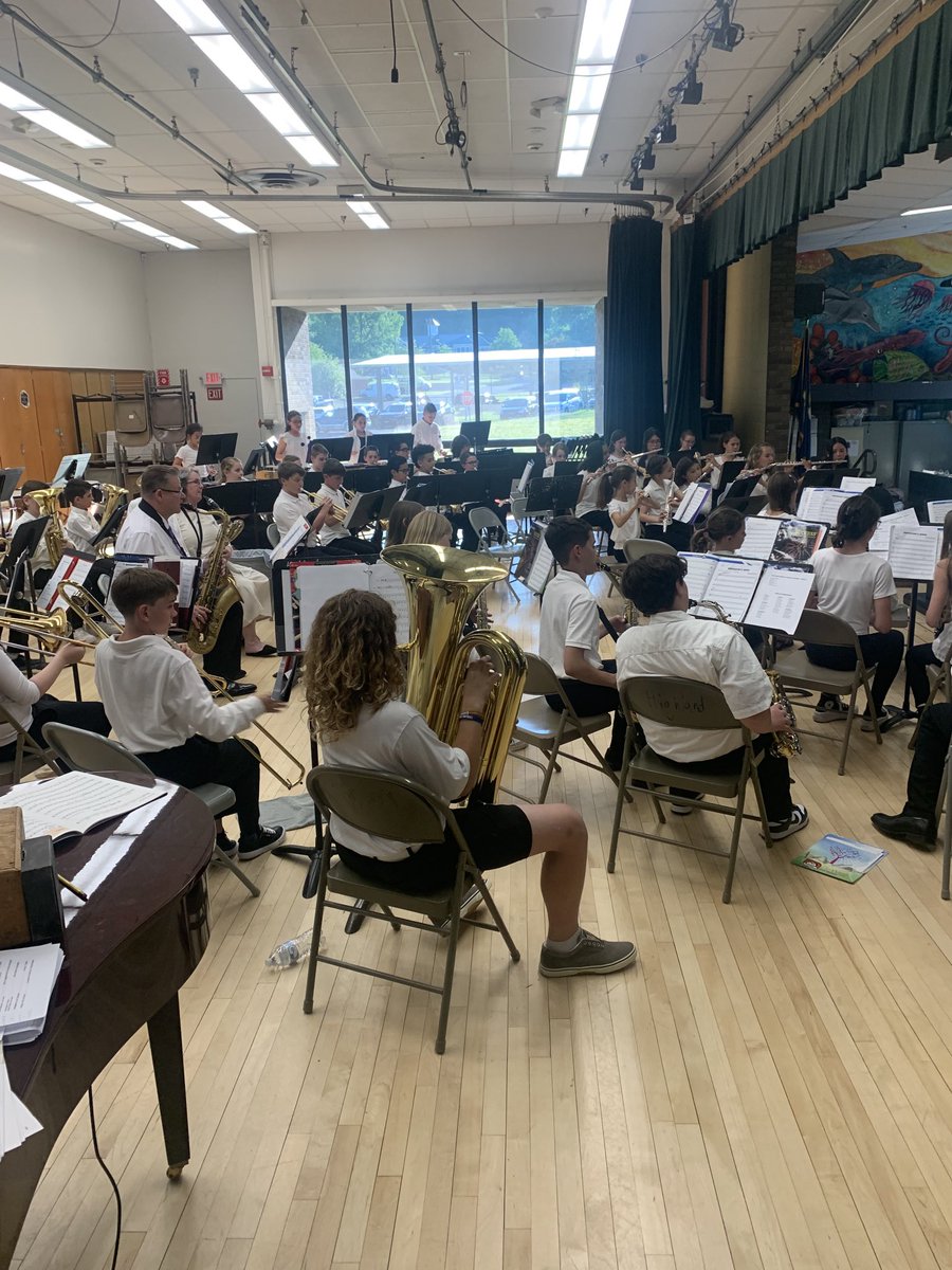 HighlandCT's tweet photo. Highland 5/6th grade band performing in the annual spring concert. Great performance! https://t.co/anUr9yXLpt