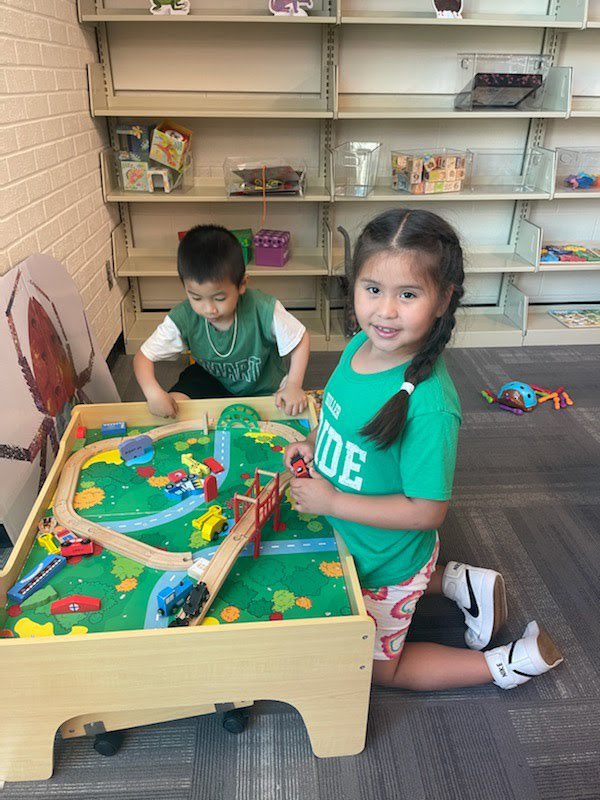 michalgut's tweet photo. What an amazing resource for summer right here in MH! Our newly remodeled MHPL has everything! Thank you to Ms. Vanessa &amp; Ms. Ellen for the tour and project. 🥰🐾❤️📚 @hillerwildcats #wearelamphere https://t.co/kKlstkLr3V