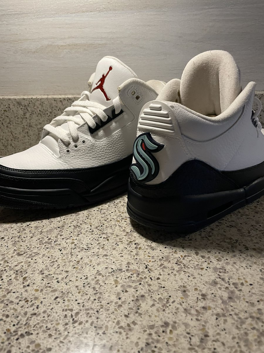 homie_anonymous's tweet photo. After over a year in the making.
Two old dogs… two new tricks…
@SeattleKraken #Jordan 3 #PureMoney #FearTheDeep transformation complete. Who did it first… It’s the S. #StixandSports https://t.co/OGT19aQ6Wd