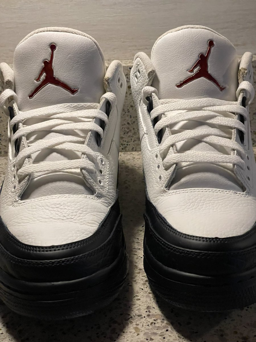 homie_anonymous's tweet photo. After over a year in the making.
Two old dogs… two new tricks…
@SeattleKraken #Jordan 3 #PureMoney #FearTheDeep transformation complete. Who did it first… It’s the S. #StixandSports https://t.co/OGT19aQ6Wd