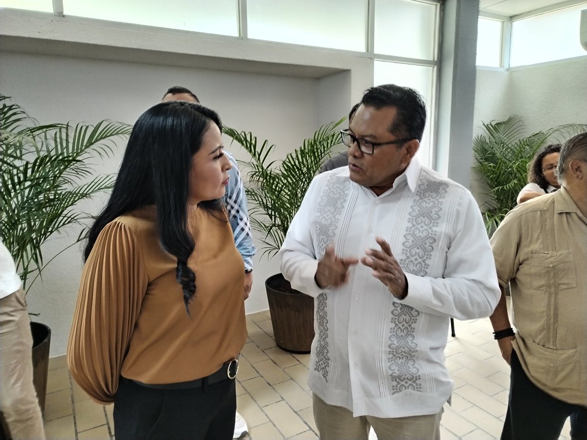 <a href="/PtoMorelosAyto/">Ayto. Puerto Morelos</a> <a href="/BlancaMerariPM/">Blanca Merari Puerto Morelos</a> En #EducaciónSuperiorADistancia #PuertoMorelos avanza #EnElRumboCorrecto gestionando los apoyos necesarios con las otras dos órdenes de gobierno y establecimiento alianzas estratégicas con las organizaciones de la sociedad civil en beneficio de su comunidad. <a href="/mapachestec/">@MAPACHESTec</a>