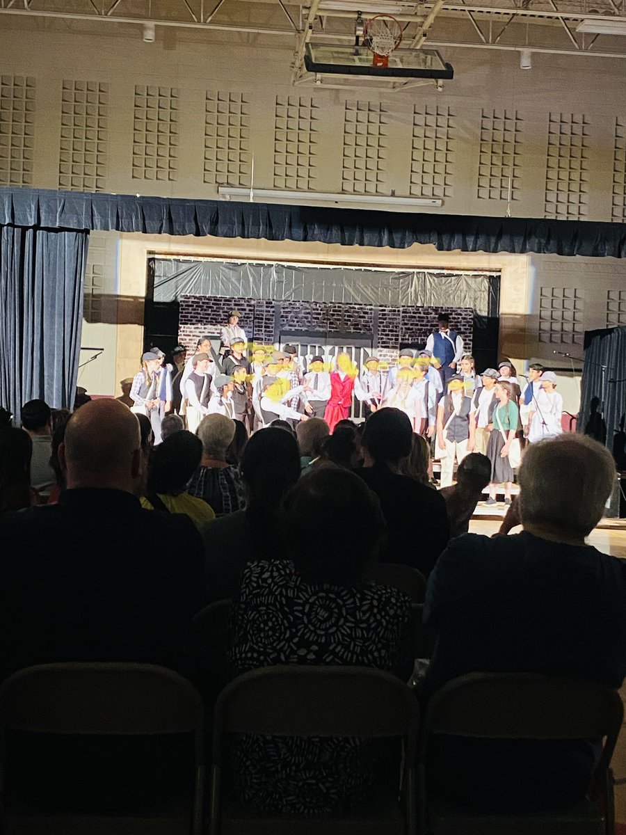 Enjoying Newsies at Hawthorne Village PS Theatre ⁦@Hawthorne_PS⁩