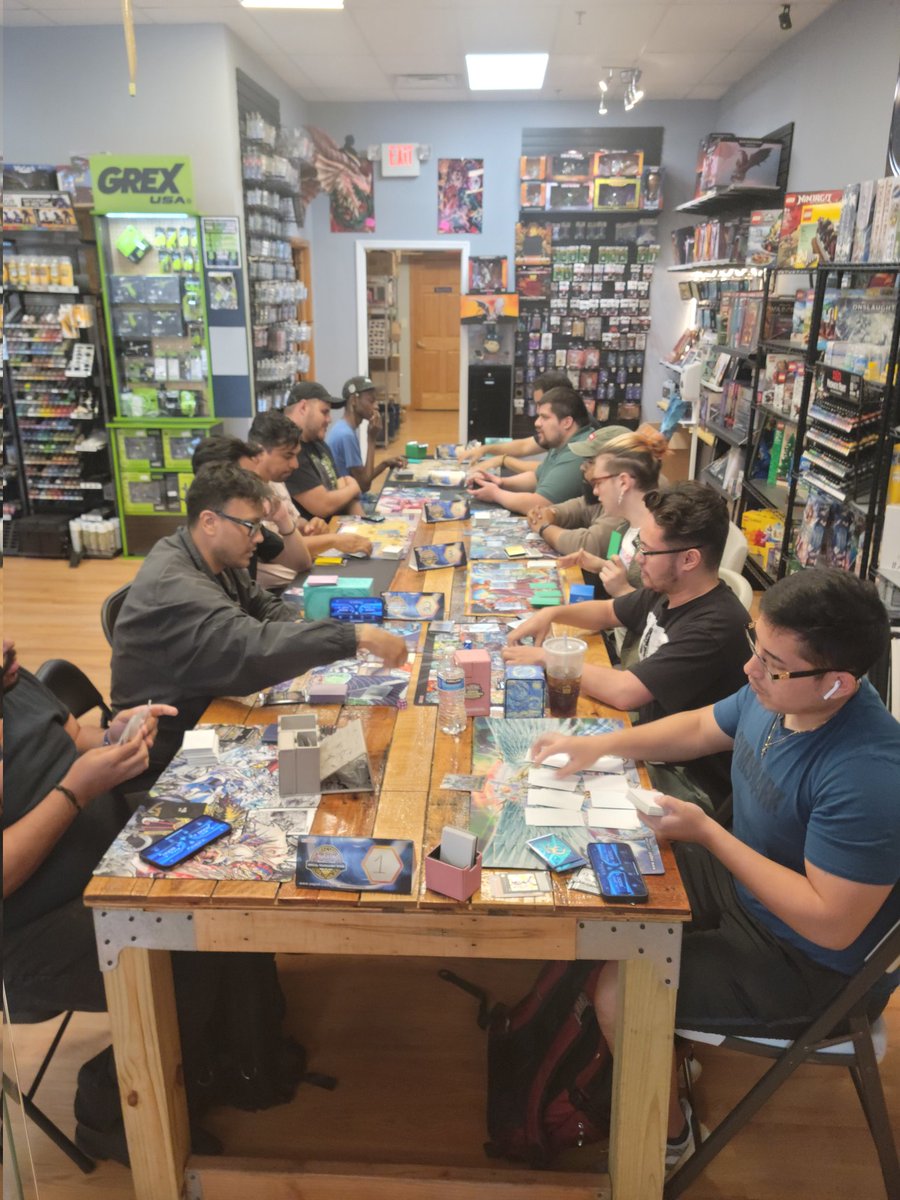 SagaConcepts's tweet photo. we got a whole 12 players for #YGO tonight! any more and well need to bust oit another table #LGS #yugiohtcg https://t.co/i8S3GFTLaq