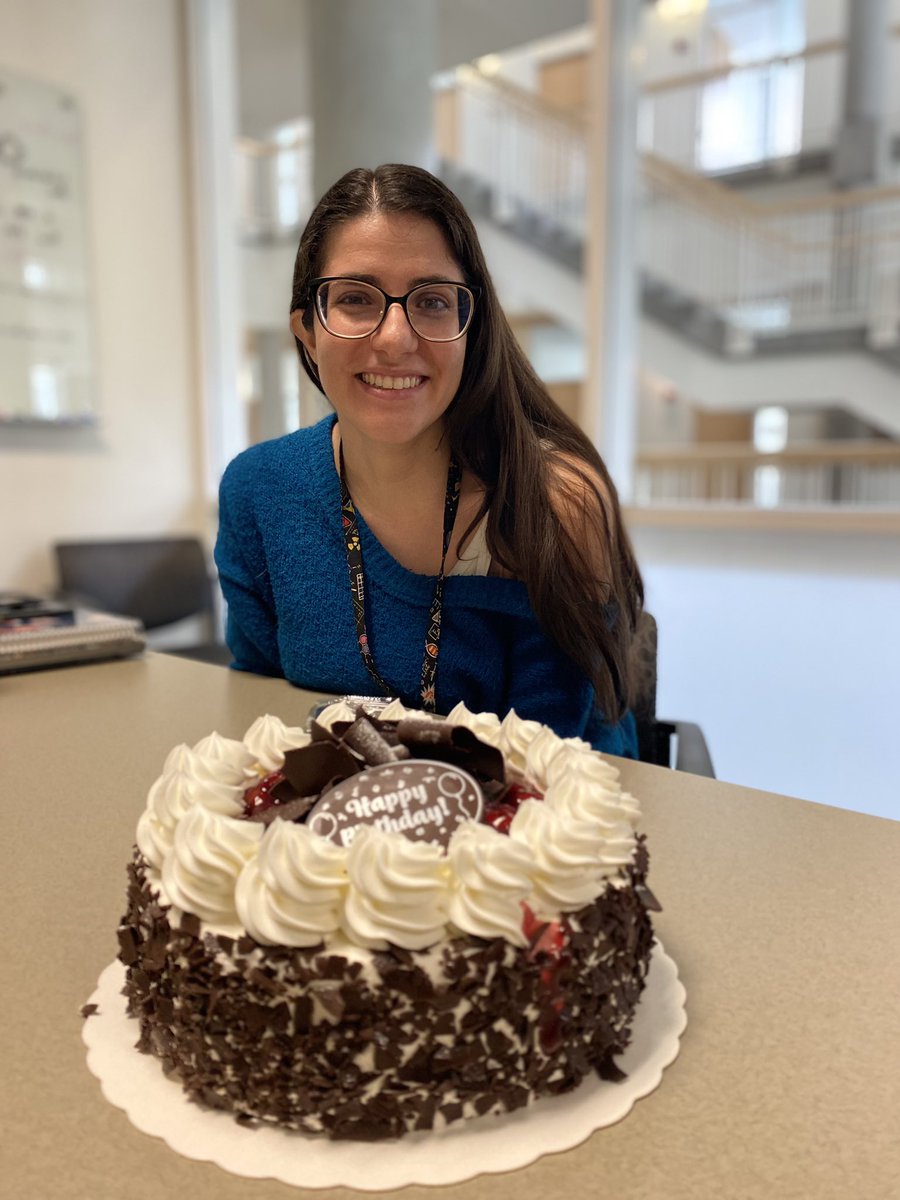 HalbrookLab's tweet photo. Happy birthday to our grad student @ceshhbeshh 🎂 🎉 🎊 
Let the summer birthdays begin while we wait for summer ☁️ 🌧️ 😒 https://t.co/lcq5bMHr2o