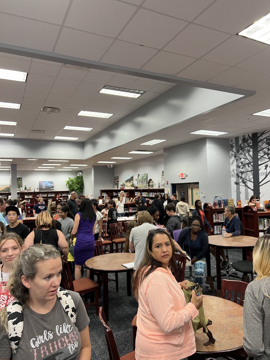 alvesheidi's tweet photo. Had 47 families attend Middle School STEM Parent Night tonight. Can’t wait to share Medical &amp; Aviation camps with students this summer. Teachers are excited and ready with activities, experiences, and field trips! ⁦@FlaglerSchools⁩ ⁦@ERAU_Daytona⁩ ⁦ https://t.co/sJitm7Zlkr