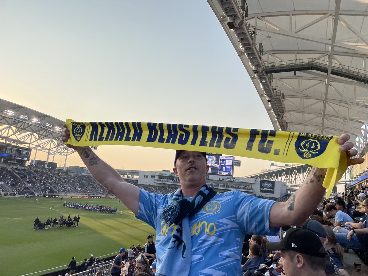 Awful picture taken from my son but #kbfc fan at a @PhilaUnion match in Chester,PA USA. Reppin the @KeralaBlasters scarf at home #manjappada