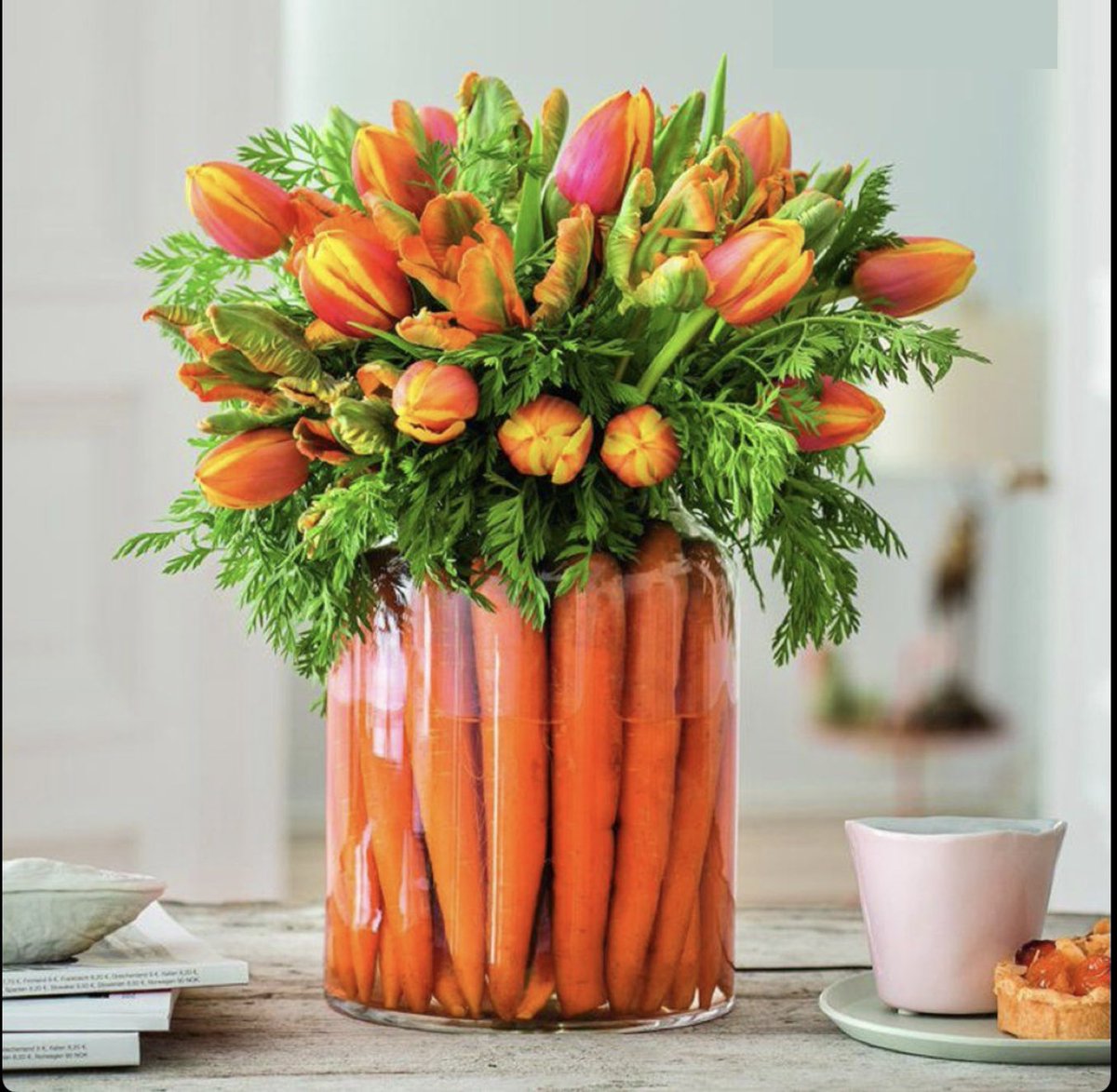 #Brilliant 🌷🥕#Beautiful #FloralArrangement #Edible