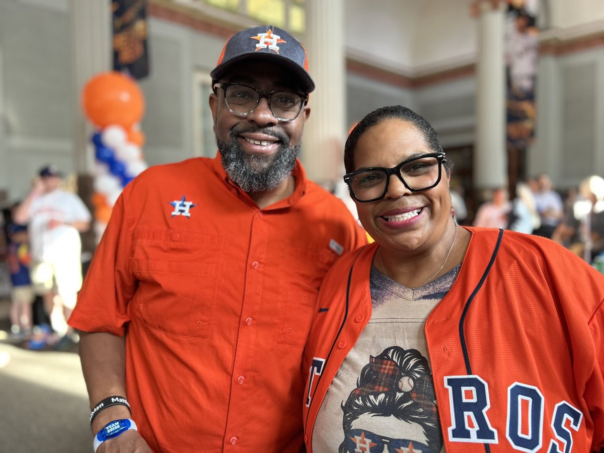 SBISD's tweet photo. Congratulations to all our 2023 Service Awards honorees, retirees and Principals and Teachers of the Year! We are so excited to have gathered at Minute Maid Park this evening to celebrate years of service and commitment to Every Child. #SBISDProud #Ready2Reign @astros 💙⚾️ https://t.co/z5WbpfIWnk