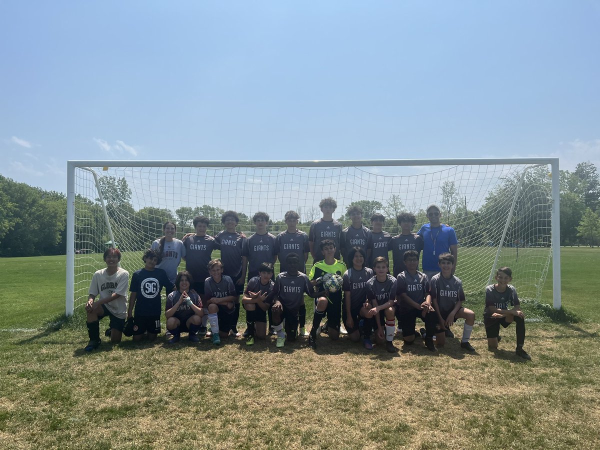 Day 2: HCAA Tournament⚽️ a successful day for our boys and girls soccer programs! we are all GIANTS! Big shout out to our Grade 8s, you’ve left your mark💙 <a href="/StGregoryHCDSB/">St. Gregory</a> @HCAA2017 <a href="/MrCerminara/">Mr.Cerminara</a>