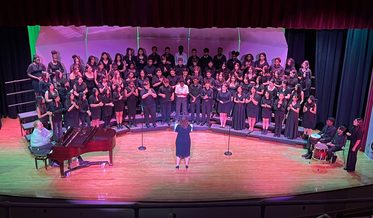 Rounding out our @nplain_schools Spring Concert Series with the <a href="/NPSD_MS/">NPSD_MS</a> Spring Choral Concert! #npsdarts
