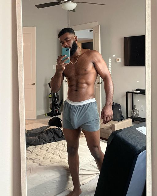 KingKomandr's tweet photo. Been going to that human gym, they asked me to become a trainer so now I can have humans pay me to breed them. 

Intercourse with a Tamaranean is the epitome of an extreme workout. https://t.co/tgo97zHz3D