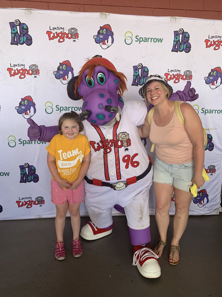 MichelleRahl's tweet photo. A beautiful day to take in the sights, sounds and tastes of the @LansingLugnuts game at Jackson Field with Ryleigh and Holbrook Elementary! So lucky to be able to spend this time with kiddo! https://t.co/5R28lNtcek