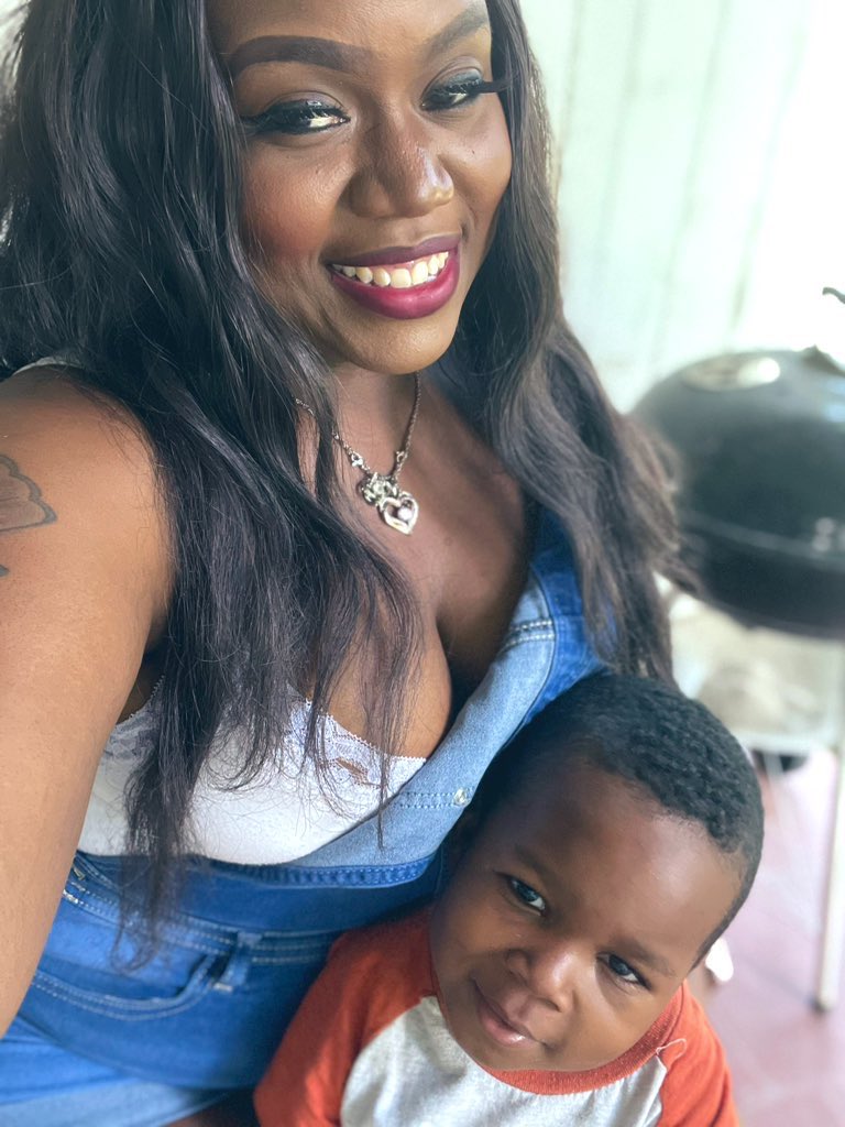 MsBirdgang86's tweet photo. I’m not trying to blow y’all timeline up with the same pic, but I completely forgot that we took the exact same photo today, 3 yrs ago!  #2020vs2023 #BlessedAndGrateful #HesGrowingSoFast https://t.co/VRHIrvhNuB