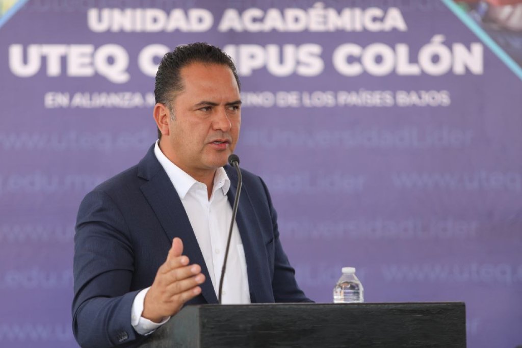 - <a href="/mmanuelmontesh/">Manuel Montes</a>, el Presidente Municipal de <a href="/MpioColon/">Municipio de Colón</a>, llevó a cabo la firma de un convenio entre este municipio y la Universidad Tecnológica de Querétaro (@PrensaUTEQ), con el objetivo de impulsar el desarrollo profesional en la región.

elperiodico.mx/?p=2047