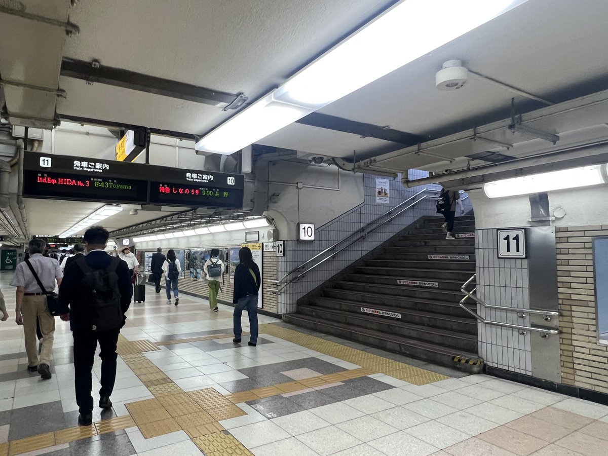 dento044082's tweet photo. ひだ号に乗ります https://t.co/Sm2zDCn1G5