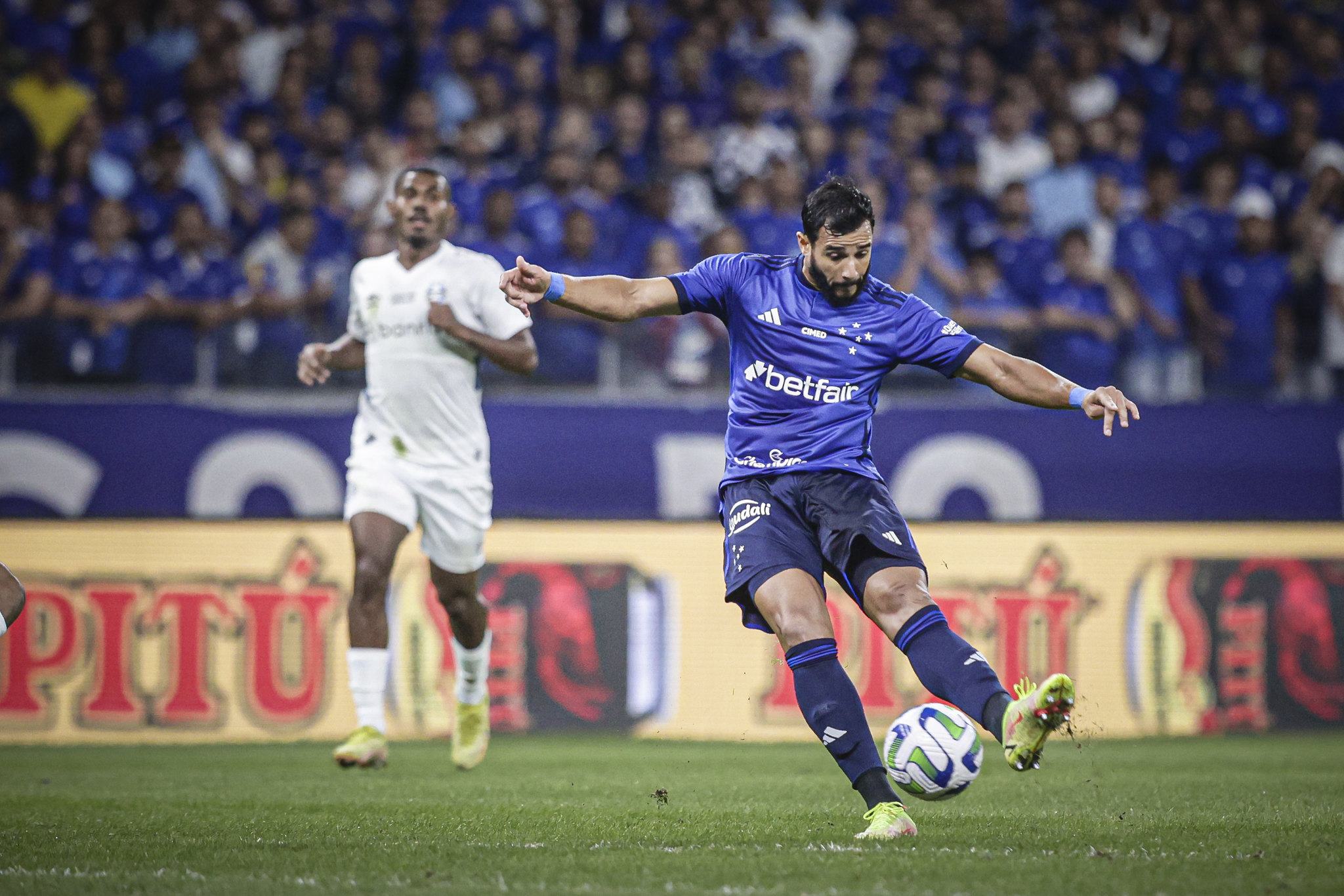 Cruzeiro 🦊 on X: HOJE TEM CRUZEIRO!!!!! 🦊💙 É dia de ver #OMaiorCampeão  da @CopadoBrasil em campo! Vamos lutar juntos para reverter o placar do jogo  de ida e buscar a classificação. #