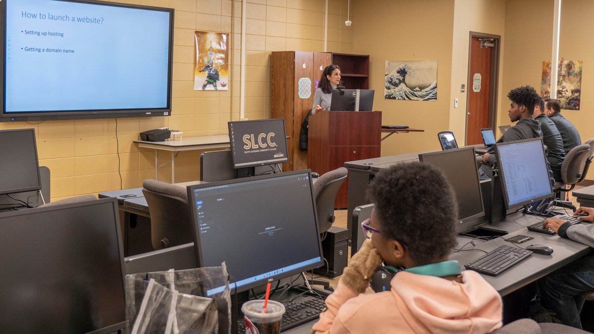 solaccofficial's tweet image. It&apos;s #NationalWebDesignerDay and we salute our future web designers enrolled in the Digital Media Design program! 👉Learn more about the program at solacc.edu/academics/prog…

 #WebDesigner #Web #NationalWebDesignerDay23