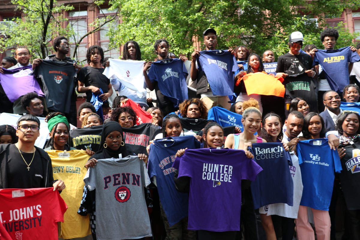 uncommonschools's tweet photo. Our voices are still recovering from celebrating the #ClassOf2023 during #SeniorSigningDay. We can't wait to see where their journeys take them, &amp; we'll be cheering them on every step of the way! #ChangeHistory #UncommonSchools #CollegeBound #SeniorYear #ProudEducators https://t.co/J7mO7HIX5Y