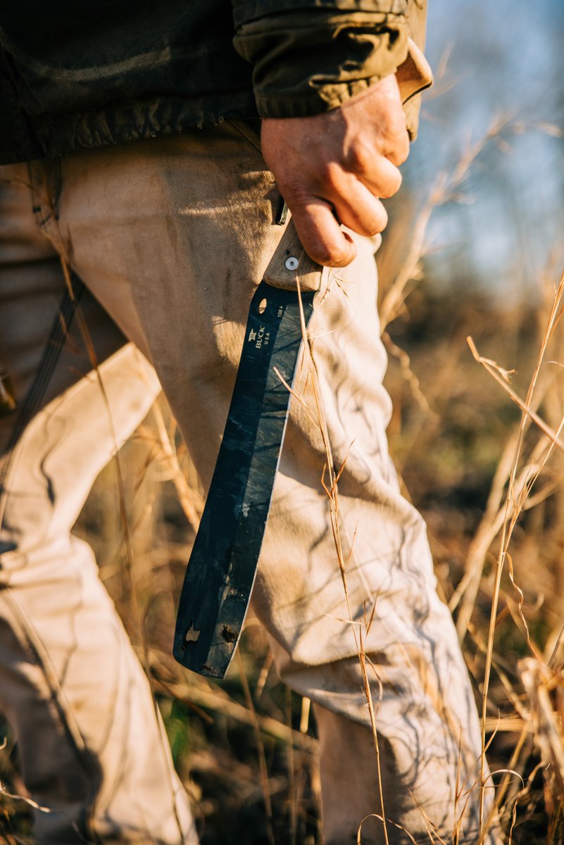 When nature calls, answer with the Buck 108 Compadre Froe. From splitting firewood to preparing campfire meals, this versatile tool is a must-have for any camping enthusiast.

Get yours here: bit.ly/BuckCompadreFr…

#buckknives #madeinusa #camping