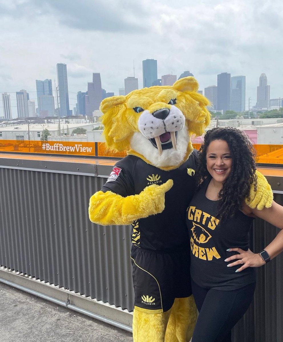 Buffbrew's tweet photo. @houstonsabercats Watch Party at BuffBrew!☝️
Grab your crew & cheer on the SaberCats while crushin’ brews & enjoyin’ the #buffbrewview! 🍻 https://t.co/b660Rh5lt3