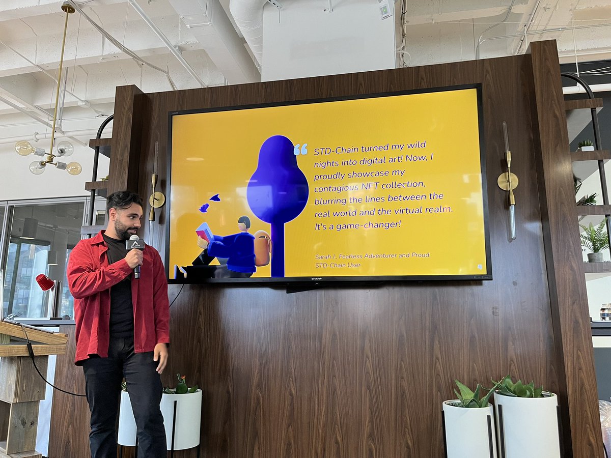 BrianZwerner's tweet photo. Great #web3 pitch event by @AtlantaChain Hosted at @ATLTechVillage as part of @RenderATL 

@marlonwilliams surprised the contest winner @DrewWCreates @FanFundrApp with a $25,000 check. Amazing. https://t.co/OUNK0K11xE
