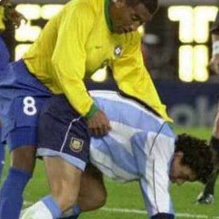 TENNISLV2's tweet photo. @santumanotea1 @flamengrr @Argentina Hije  de Nigeria não falar comigo de futebol, você não entendi! Respeita 🇧🇷👑🖐 https://t.co/SY6rgacaaW