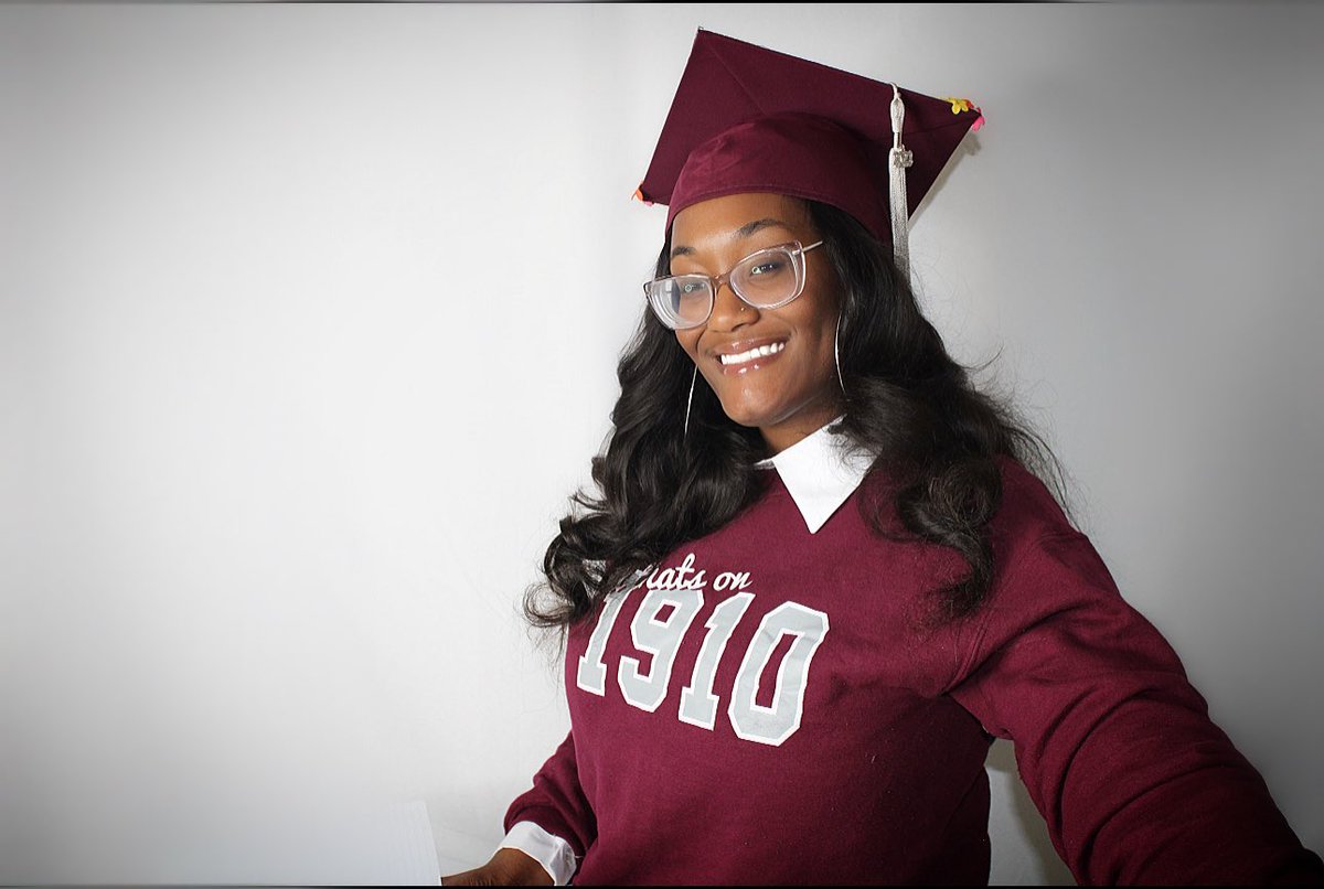 Simply__Nea's tweet image. GraduATE 🥳
