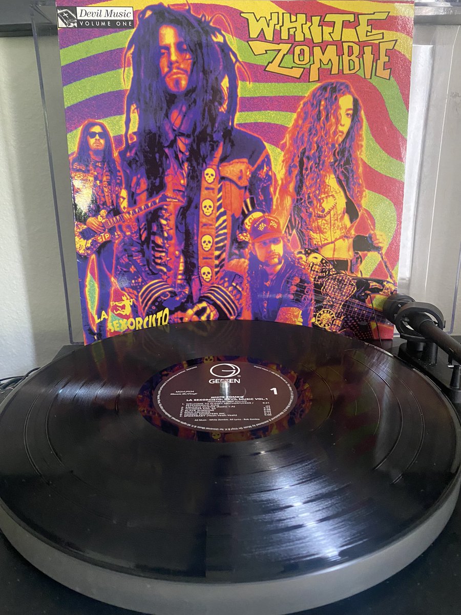 #whitezombie “La Sexorcisto: Devil Music, Vol. 1” #nowspinning 

“I never try anything, I just do it
Wanna try me?”