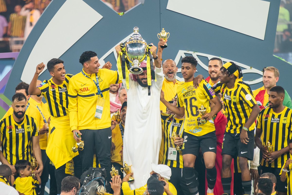 a_barajaa's tweet photo. جدة تزف عريسها اليوم 😍💛

#الاتحاد_بطل_الدوري_2023
#الاتحاد_الطايي
#الاتحاد #بطل_الدوري_الاستثنايي_العالمي https://t.co/hIQI6RCq9O
