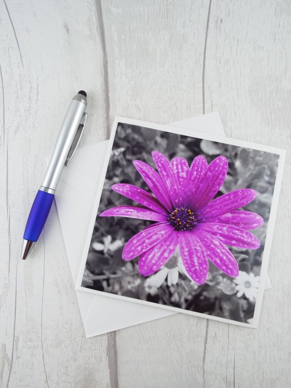 Add a splash of colour into someone's letterbox with this floral card or one of the others in my store

creatoriq.cc/3HppWAC

#Ad #Card #BlankCard #Florals #GreetingCard #JustACard #SplashOfColour #ColourPop #Etsy #ScottishCraftHour #UKMakersHour