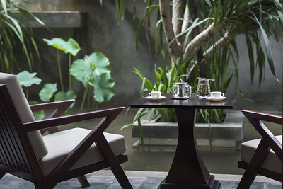 Tea for two. 🍵
Relax, release and book direct on See The Room. 
📸: @JayaHouseHotels 
#SeeTheRoom #JayaHouse
#SiemReap #tea4two #tealeaves #luxurylifestyle #luxuryhotels #bookdirect