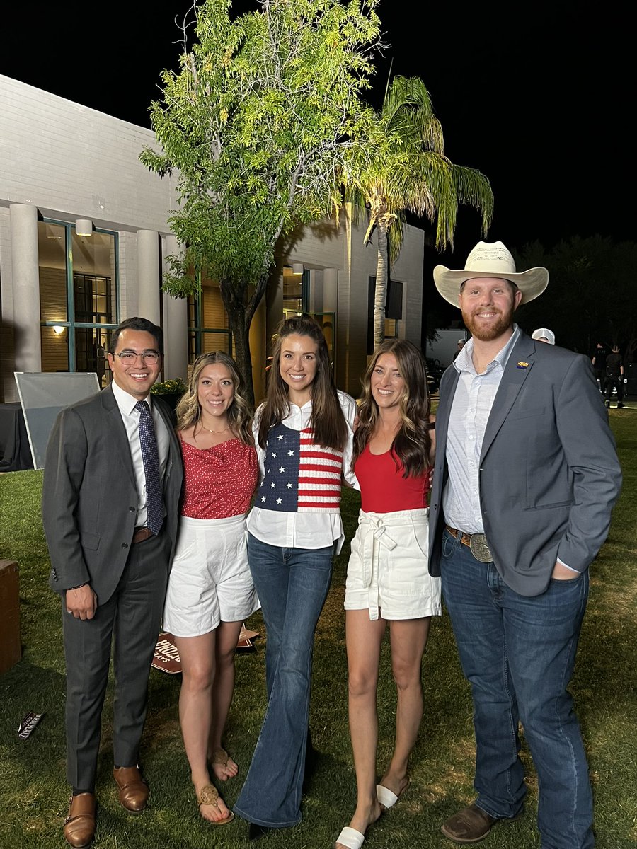 Beautiful evening with the @TPAction_ team in Scottsdale, AZ with our fellow patriots. I am in awe at the will power of those fighting for our country, it truly is inspiring. Thank you @KariLake for fighting the corruption and not backing down. 🇺🇸🙌🏼