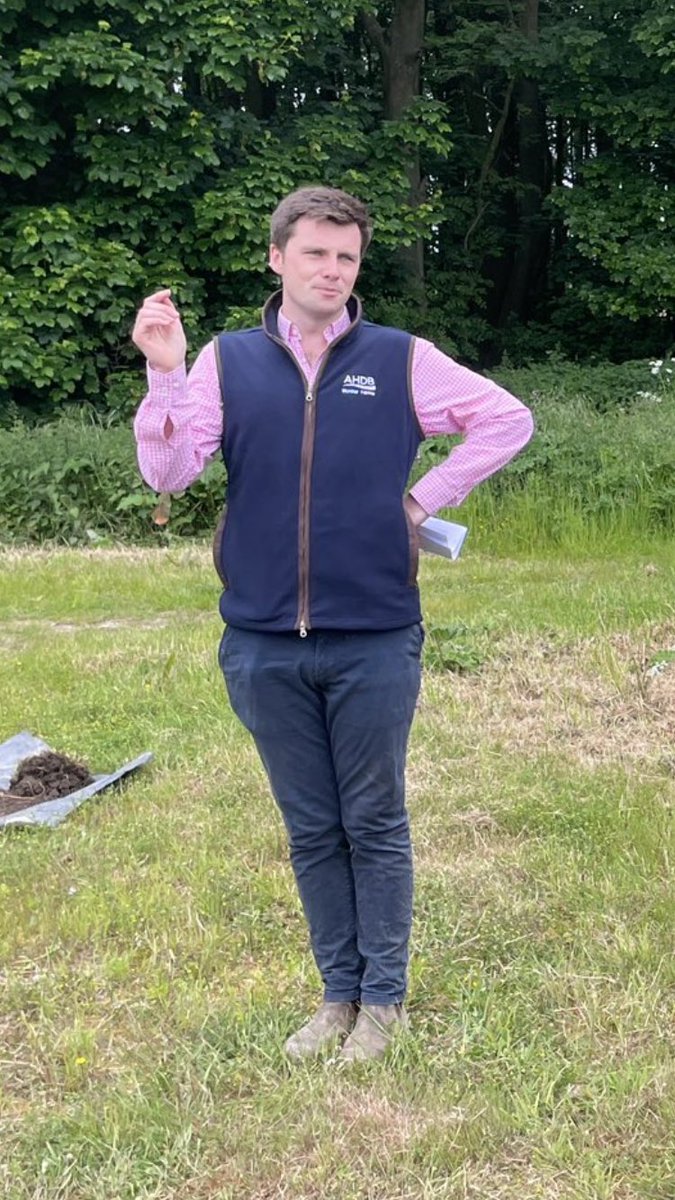 ReadFarming's tweet photo. @JTfarming14 @harryhuddart @Izzyeames1 @WillJones016 @Farmerphil1 @TomDye10 @harryhuddart is this during your recital of “I’m a little teapot”? https://t.co/r9VxTCYwgc