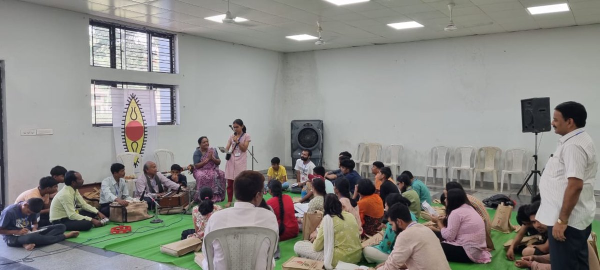 spicmacay's tweet photo. An intense #Pandvani workshop by Vid. Usha Barle ji as part of Folk Intensives of SPIC MACAY 8th International Convention at @VNITN
#spicmacay #intercon8 #vnitconvention2023 #IncredibleIndia
@AmritMahotsav @g20org @incredibleindia @MinOfCultureGoI @tourismgoi https://t.co/0kjJcTI11c