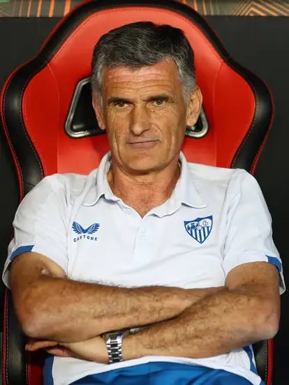 leonar322's tweet photo. Ayer fue un día especial para este señor . Felicidades mister. ENTRENADOR https://t.co/x3mWpv8fQM