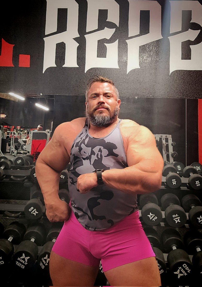 themusclebull's tweet photo. Pretty in pink. 🐷🐖🐽 https://t.co/1rOBw3CGE3