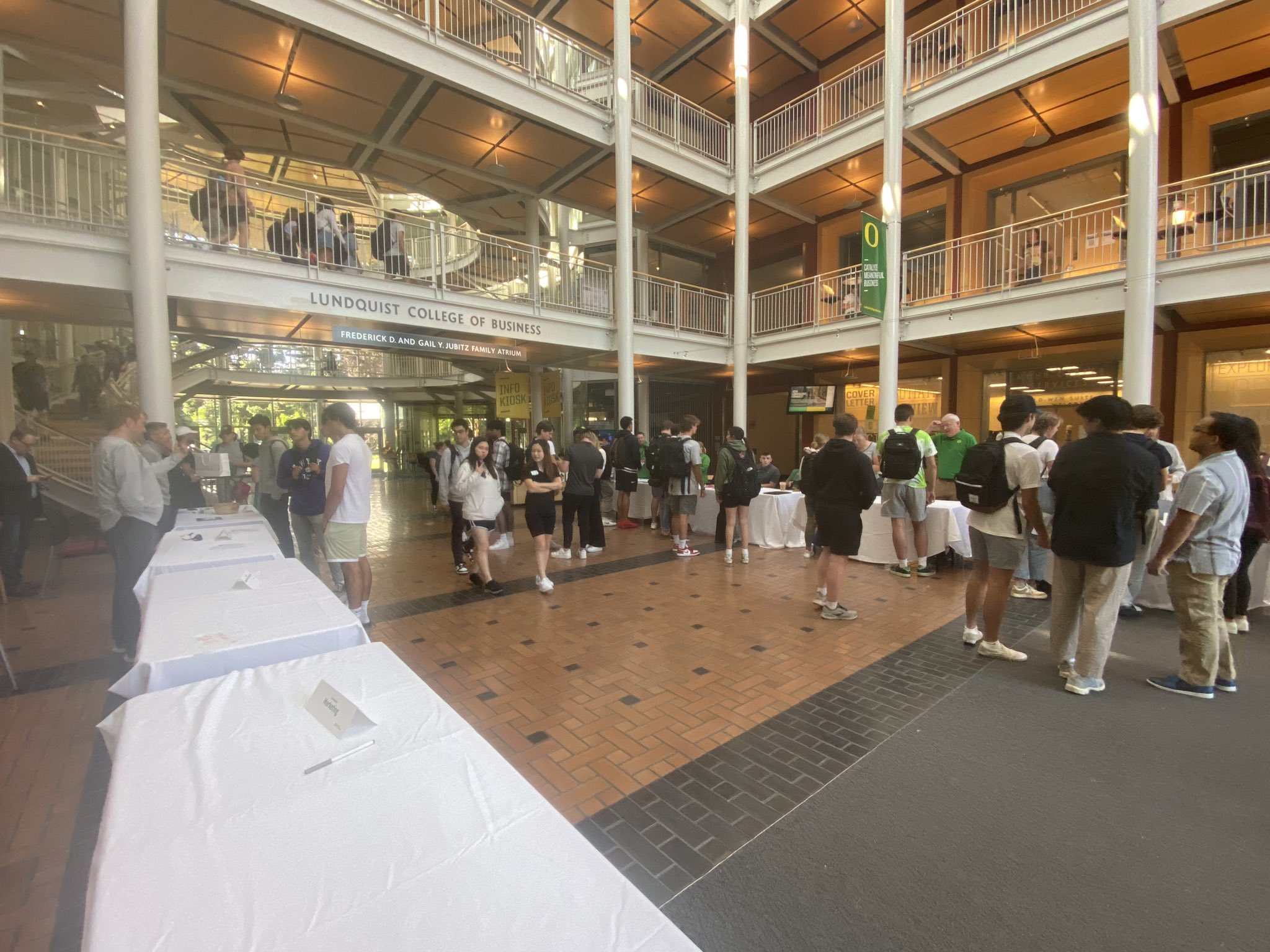 Oregon Duck Tickets (OregonDuckTix) / Twitter