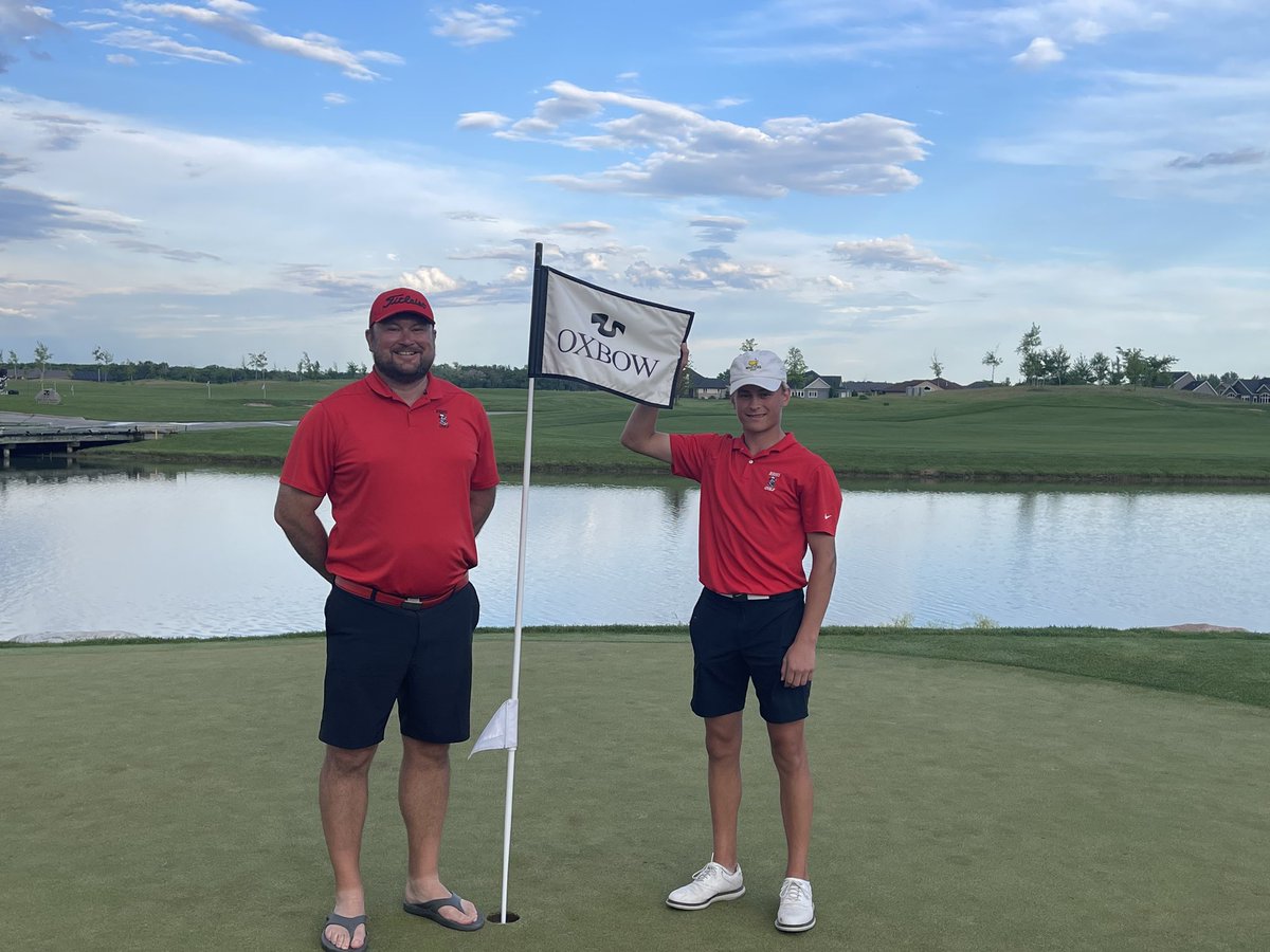 RRHSactivities's tweet image. Carson Skarperud is your 2023 EDC Medalist😤 #EnjoyTheRide 
@rrboysgolf @edcscores