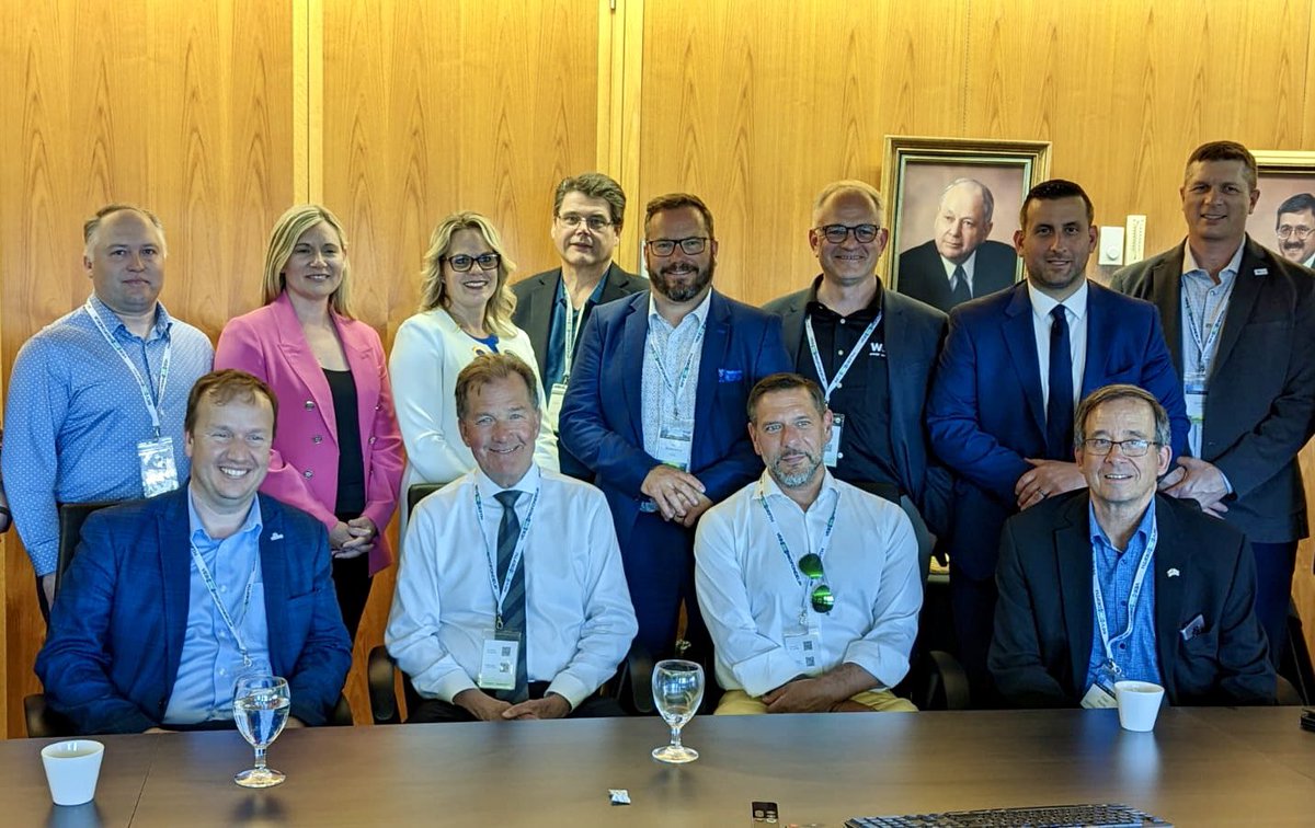 GeorgePirieMPP's tweet photo. Thanks to @cambriancollege for hosting today’s #ElectricVehicle roundtable discussion at the BEV Conference.
Alongside industry professionals, we spoke about the role #Sudbury will play in building the Made-in-Ontario supply chain for the EV revolution.
#BEVinDepth2023 #OnPoli https://t.co/wx6lDLoRSJ