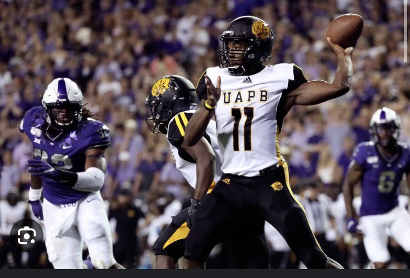 DavisJacquan's tweet photo. Blessed to receive an offer from arkansas pine bluff🟡⚫️ @_CoachWilks @CoachAHampton @_CoachCopeland @FairleyFB https://t.co/woQIkzAGhX