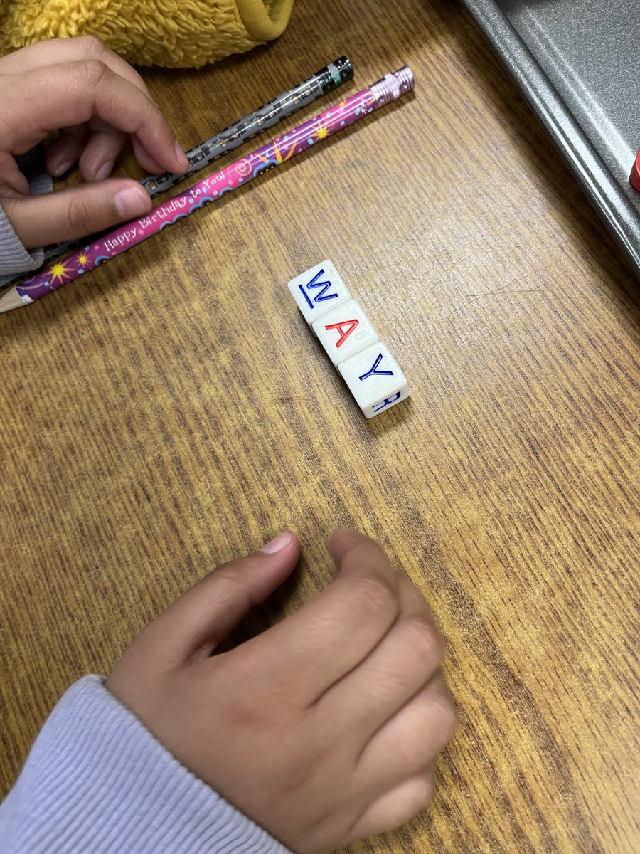 4SE had fun building words by playing Word Shout <a href="/KomenskyLions/">Komensky School</a> <a href="/KomenskyPBIS/">Komensky PBIS</a> #OrgulloLeonesKomensky #d100inspires