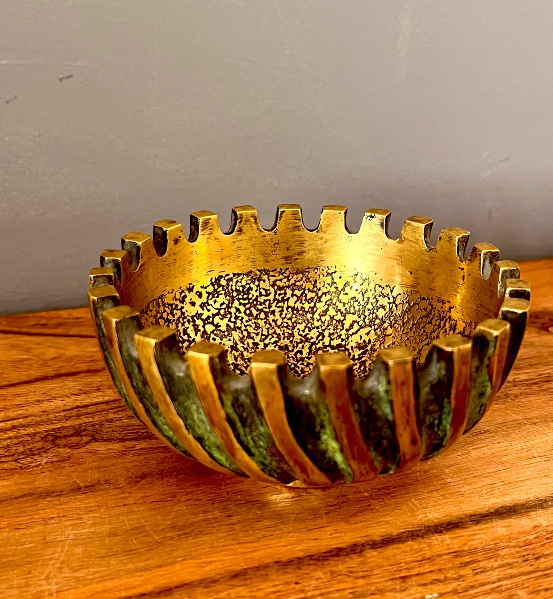 Pal Bell Style Israeli Limited Edition Ash Tray by ThePhenomenalOnes etsy.me/45GBSZb via @Etsy 🌺🌺🌺EVERYTHING 20% OFF!🌺🌺🌺#giftforherideas #giftforher #antiques #vintagedecor