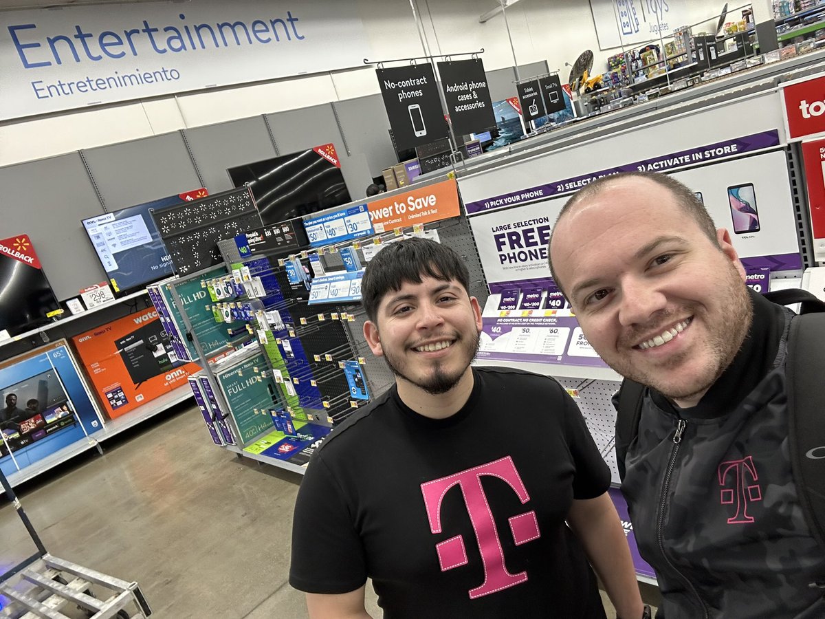 KevinMurray3's tweet photo. We are always #WinningInWalmart i’m so proud of what my BAs have been able to accomplish! #WeWontStop @InMeeksOpinion @rwashley1 @ChartierDoug @JonFreier @NRSPG_ESeaton @TinaNRetail https://t.co/pNFqL7QBXr