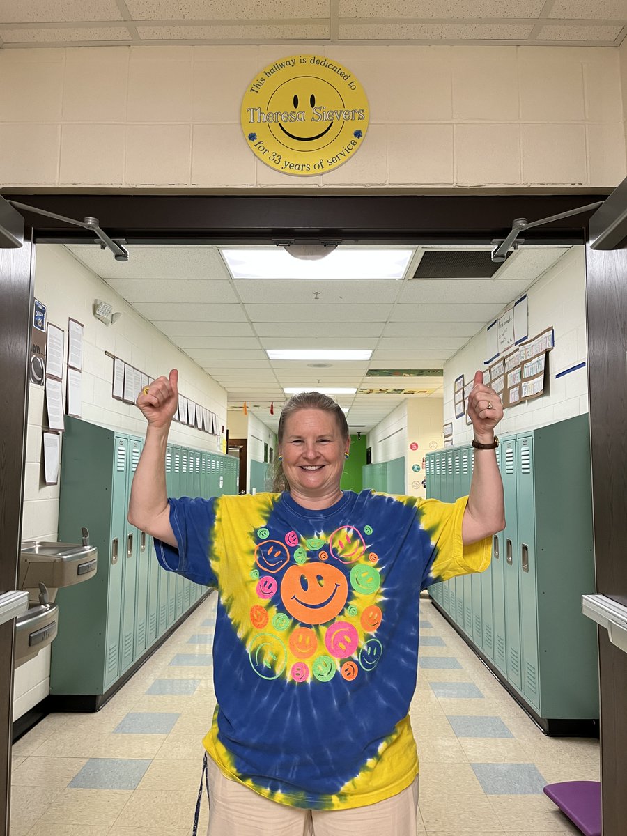 Just saying...it's National SMILE day <a href="/KomenskyLions/">Komensky School</a>
<a href="/KomenskyPBIS/">Komensky PBIS</a> #OrgulloLeonesKomensky #d100inspires